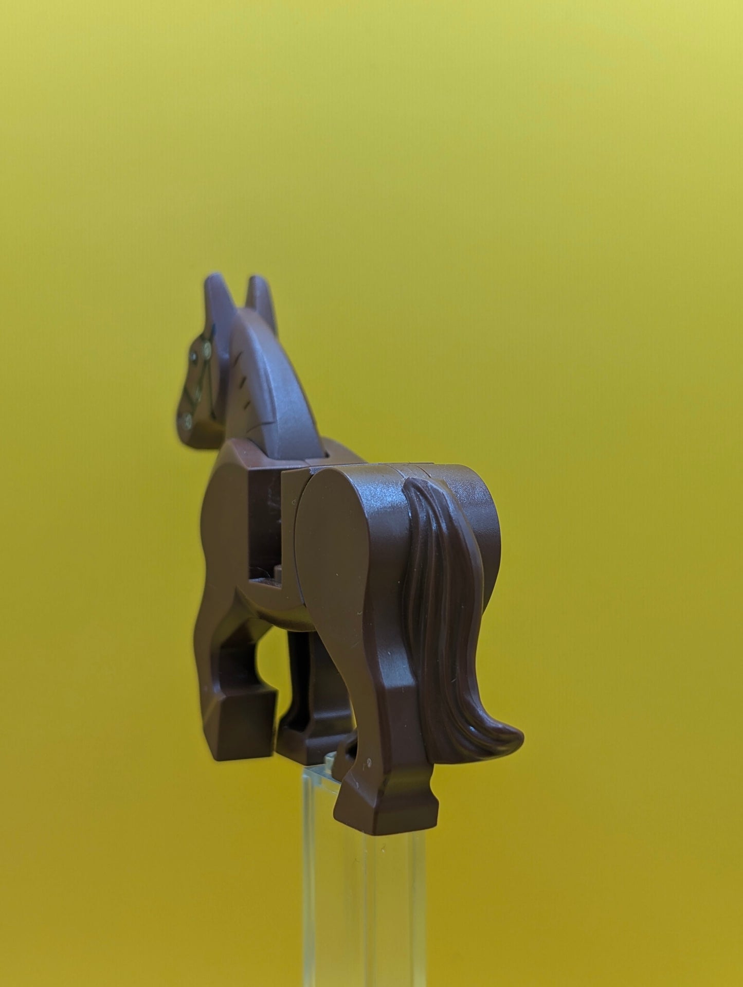Horse 10352c01pb01 Movable Legs with Black Eyes and Bridle, Long White Blaze Pattern Lego Minifigure