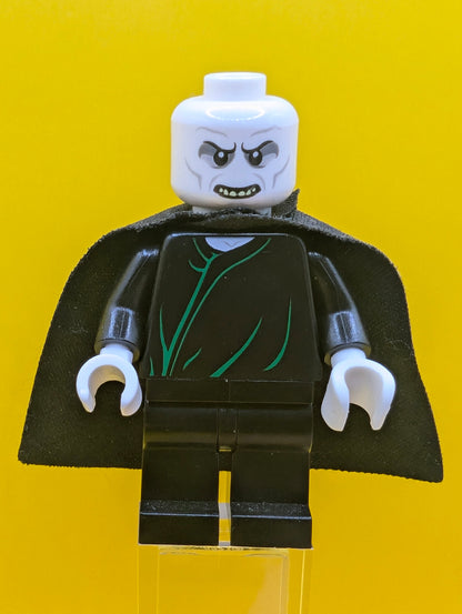 Lord Voldemort dim037 White Head Black Cape Green Robe Lines Minifigure Lego