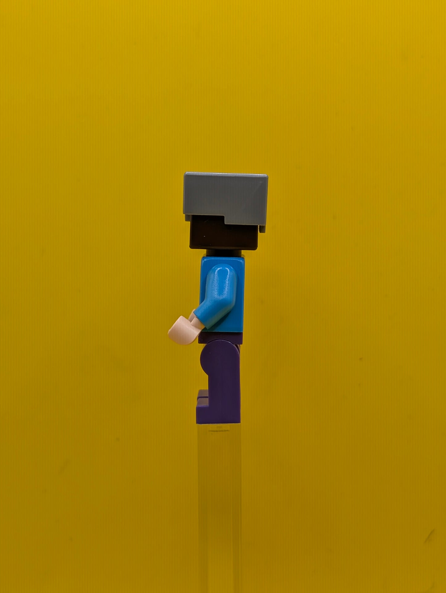 Steve min016 (Light Nougat) - Dark Purple Legs, Flat Silver Helmet Minecraft Lego Minifigure