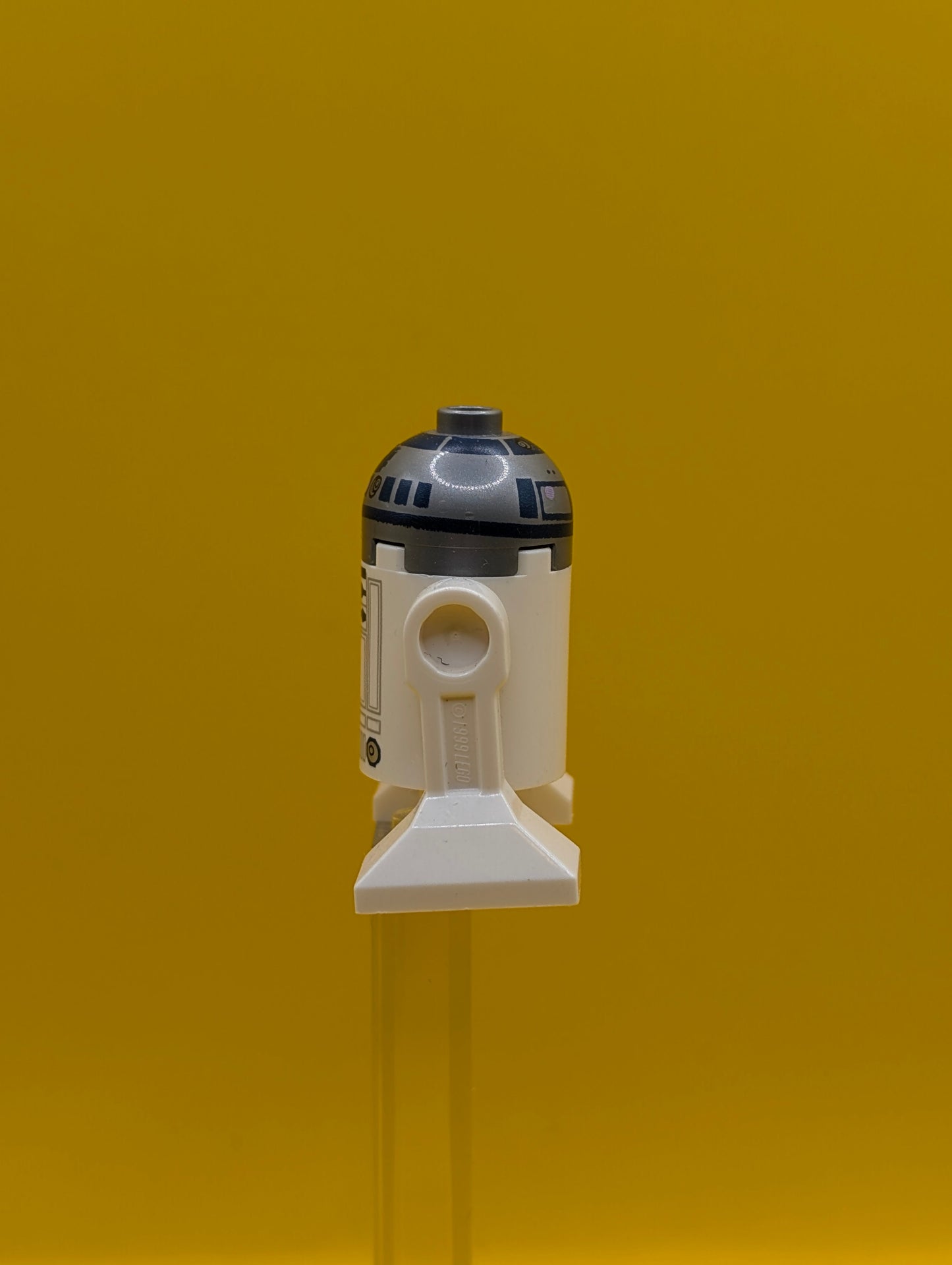 R2-D2 sw0527a Lavender Dots and Small Receptor Star Wars Minifigure Lego