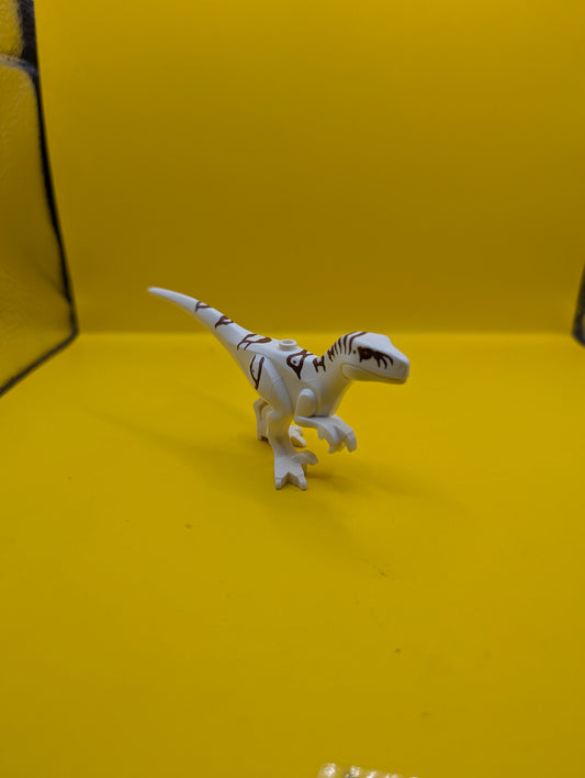 Dinosaur Atrociraptor atrocira02 with Reddish Brown Markings and Red Eyes Jurassic World Lego Minifigure