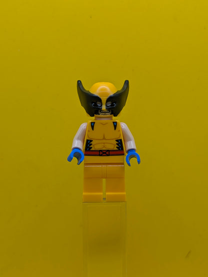 Wolverine sh0805 Bright Light Orange and Black Mask, Blue Hands Marvel Lego Minifigure